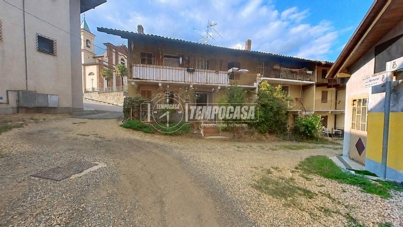 Casa indipendente in Vicolo Bartumè 1, Vallo Torinese — foto 2 di 5