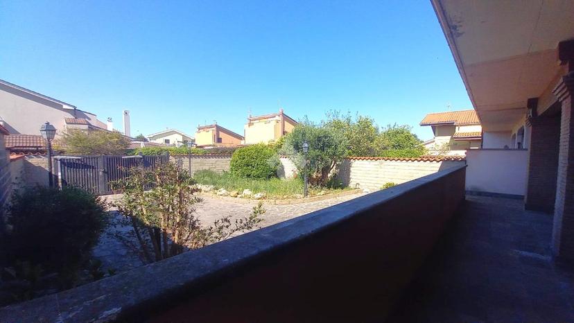 Villa in Via Isernia 36, Ardea