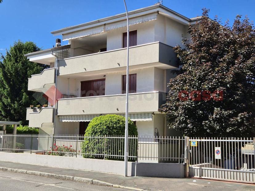 Trilocale in Via Giuseppe Garibaldi 41, Cerro Maggiore — foto 5 di 5