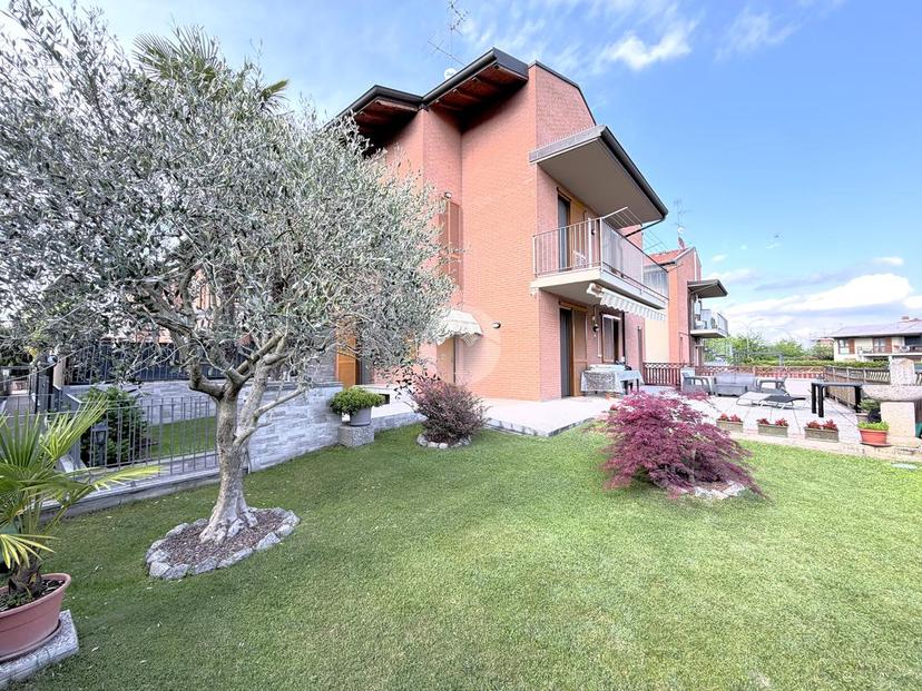 Villa a schiera in Via Fratelli Bandiera 30, Corbetta — foto 5 di 5