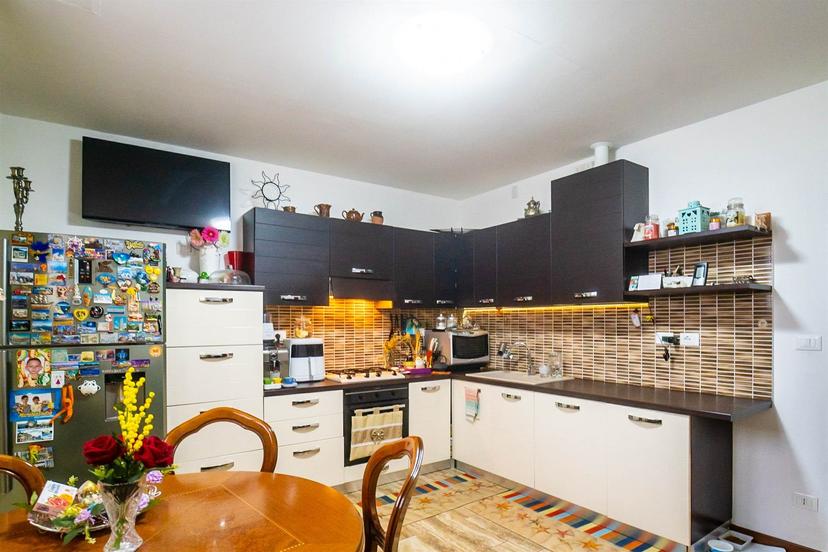 Trilocale in Via Mazzini, Casalecchio di Reno