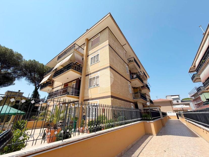 Trilocale in Via Casilina 1206, Roma
