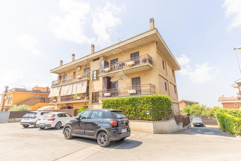 Trilocale in Via Colle Fiorito 24, Castel Gandolfo — foto 5 di 5