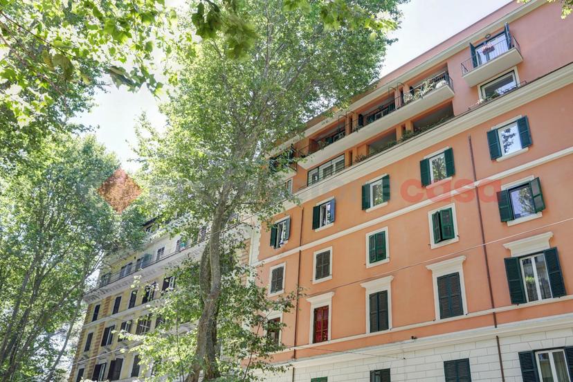 Bilocale in Viale Regina Margherita , Roma