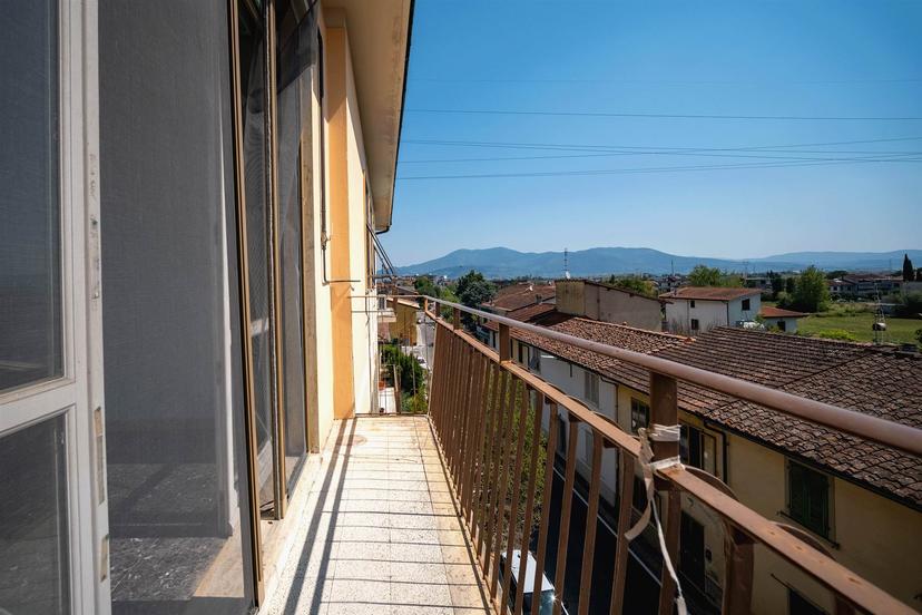 Trilocale in Via San Giusto, Campi Bisenzio