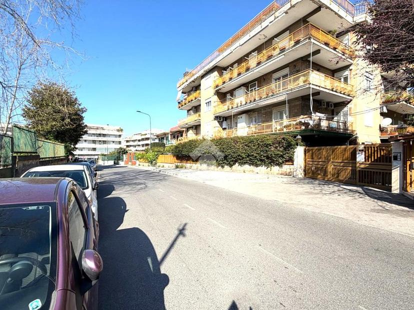 Trilocale in Via Dalbono 37, Portici