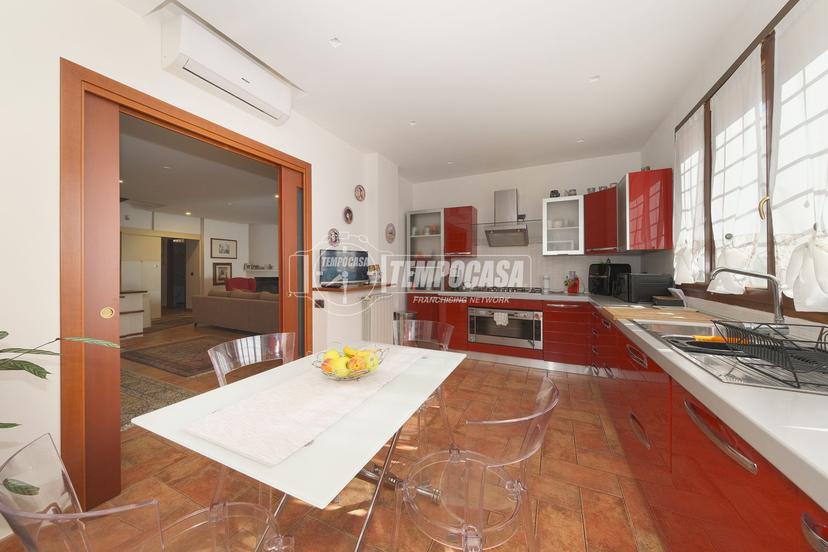 Villa in Via Ilario Corte 42, Roma