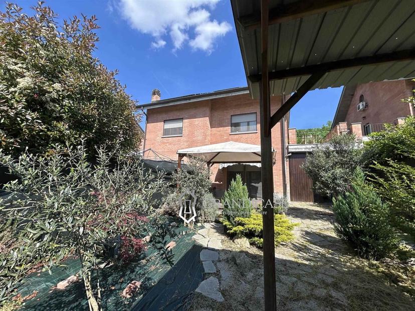 Villa a schiera in Strada del Valasso, Lauriano — foto 2 di 5