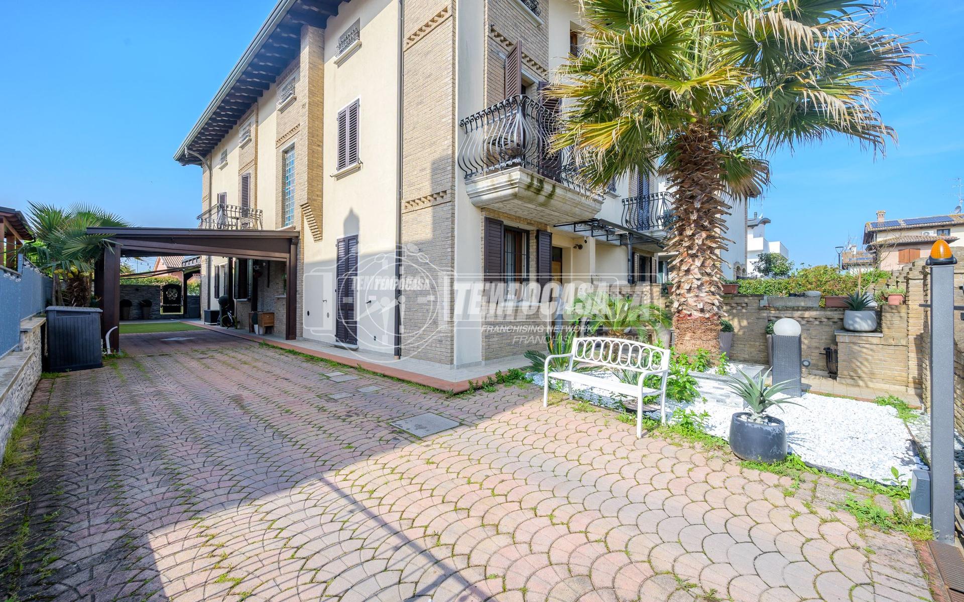 Villa a schiera in Via M. Biagi, San Pietro in Casale