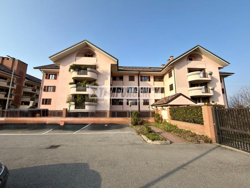 Trilocale in Via Bazzana Inferiore, Assago
