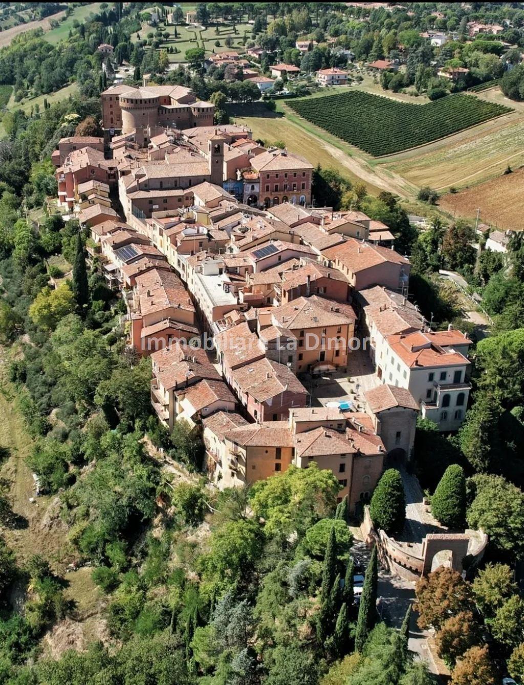 Villa, Dozza