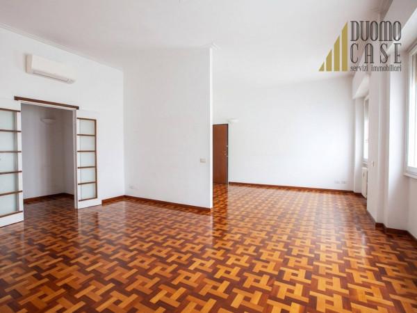 Appartamento in Via Giovan Battista Pergolesi 4, Milano