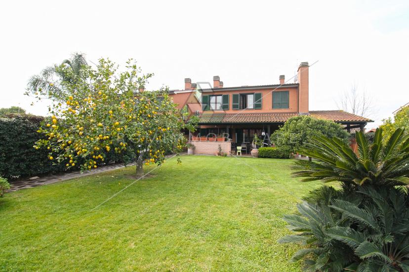 Villa in Via Maurice Ravel, Roma