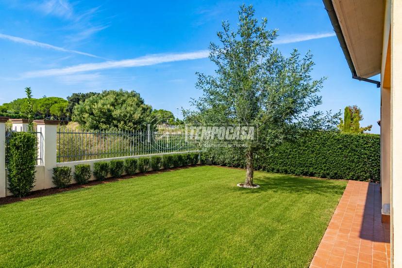 Villa a schiera in Via Alcide De Gasperi , Bracciano — foto 3 di 5