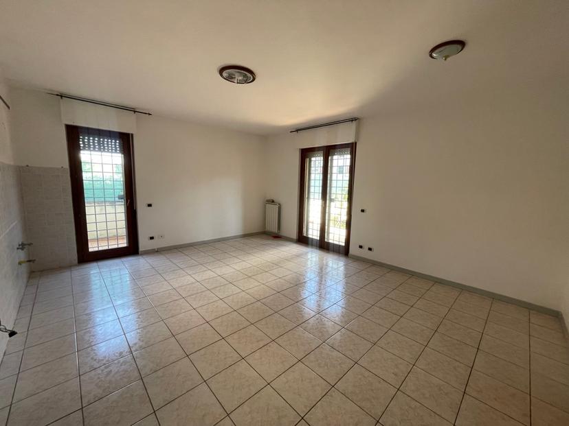 Trilocale in Via Cannucciari 1, Nettuno