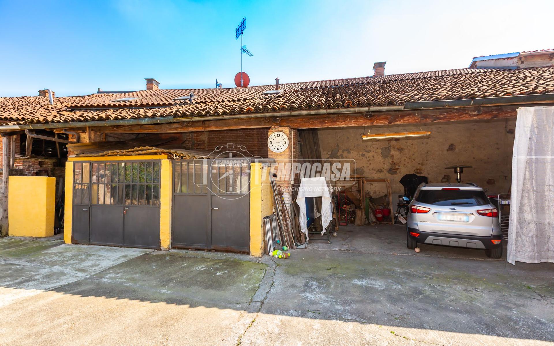 Casa indipendente in Via Borghetto Fraz. Betlemme, Chivasso