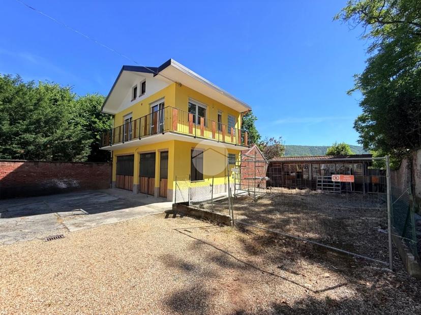 Casa indipendente in Via Cavour 102, Corio — foto 2 di 5