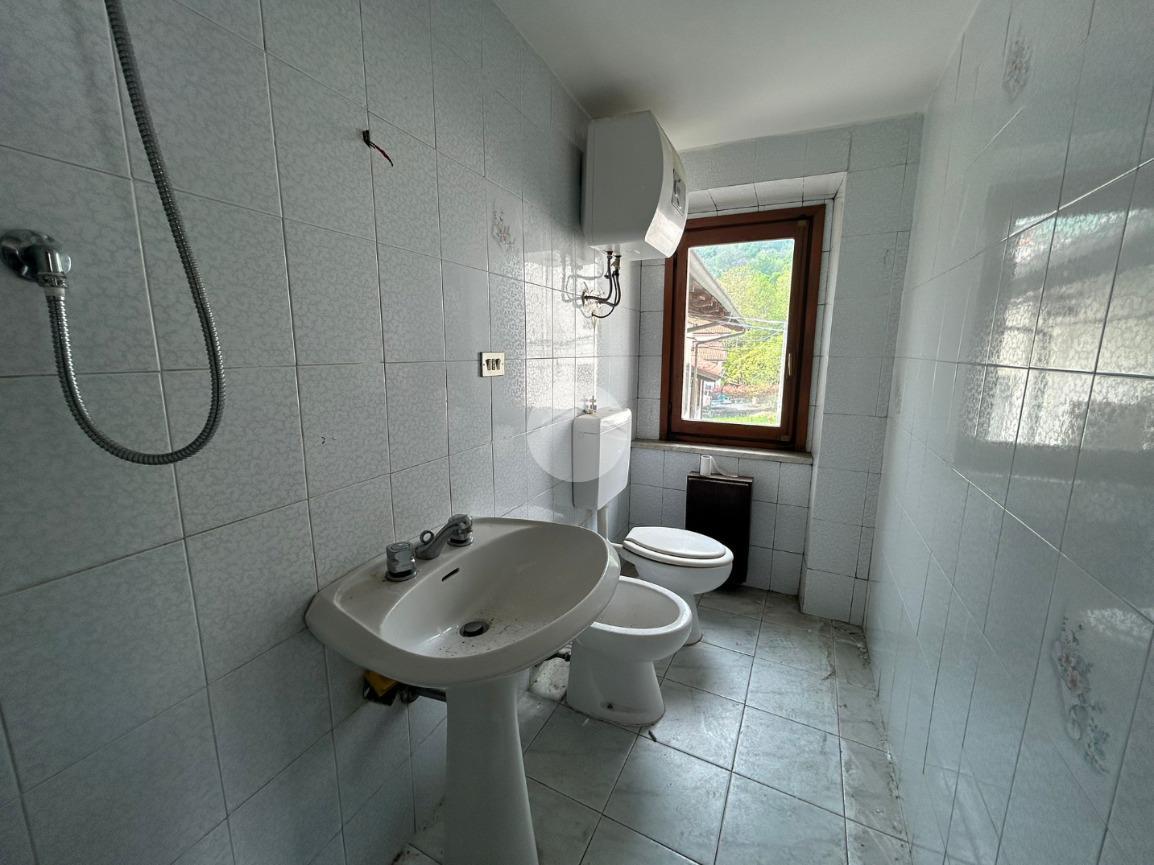 Casa indipendente in Via Borgiallo 5, Cuorgnè