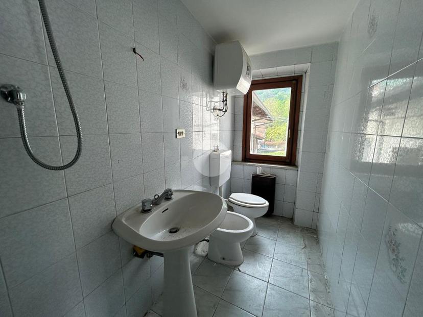 Casa indipendente in Via Borgiallo 5, Cuorgnè