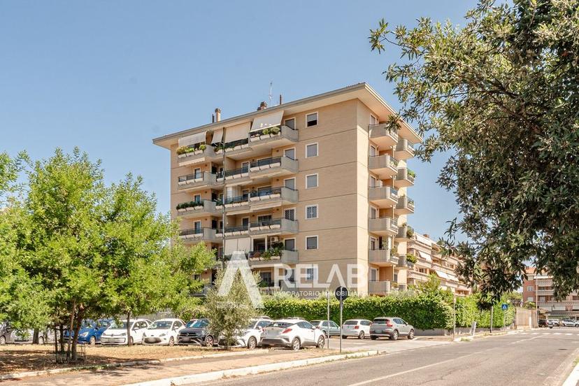 Bilocale in Via Giuseppe Bettiol, Roma