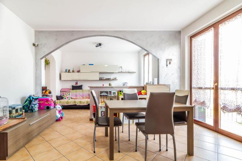 Trilocale in Via II Giugno 9, Mesero — foto 3 di 5