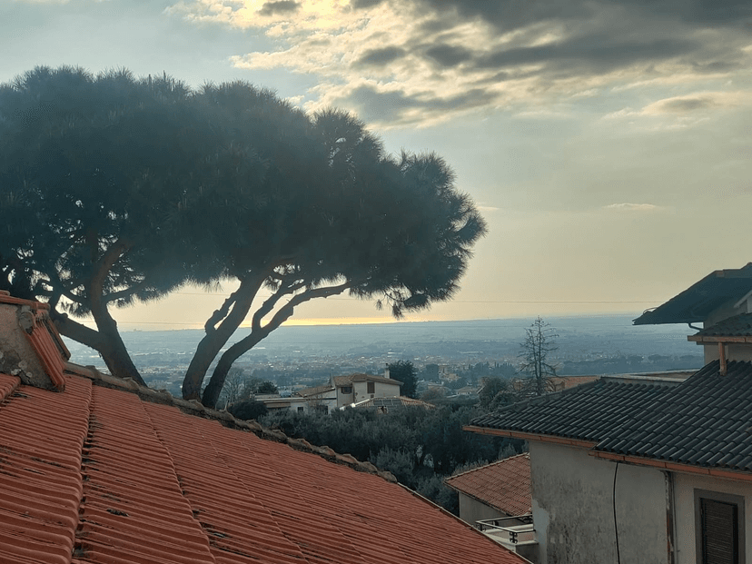 Mansarda in Via Olivella, Albano Laziale