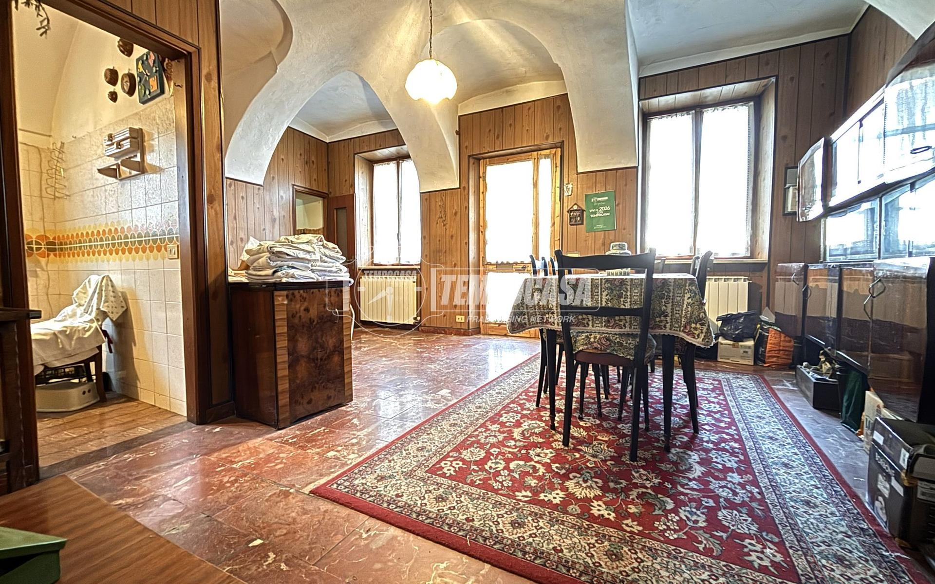Casa indipendente in Piazza Matteo Pescatore, San Giorgio Canavese