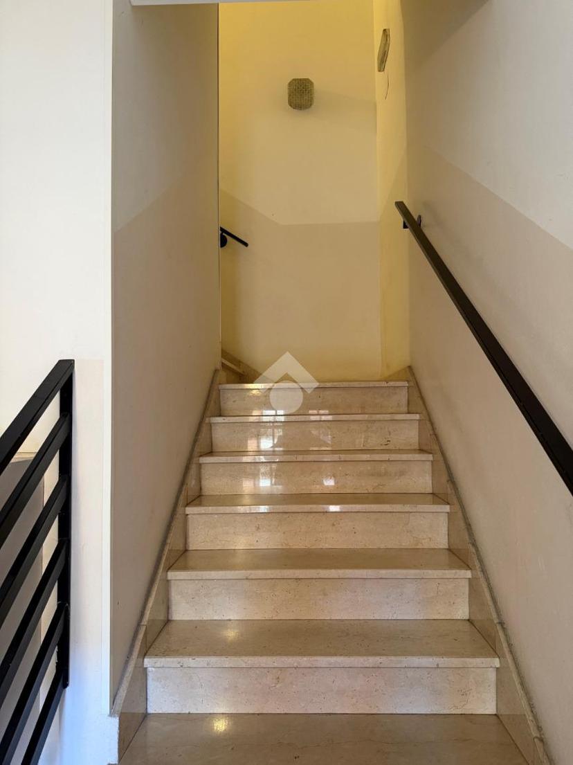 Trilocale in Viale Carlo Berti Pichat 26, Bologna