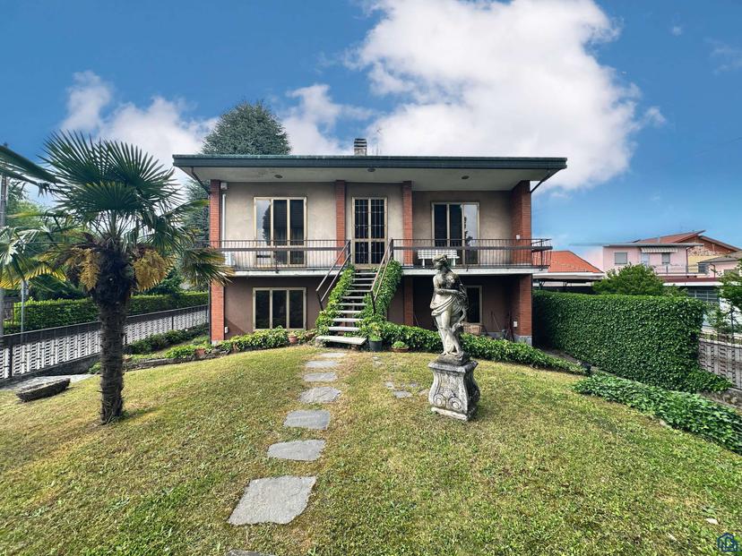 Villa unifamiliare in Via Lorenzo De' Medici 2, Castano Primo — foto 4 di 5