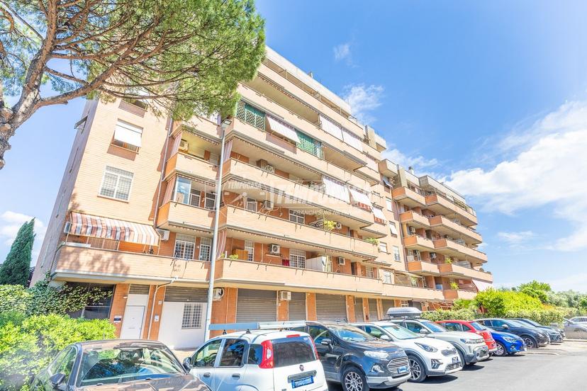 Trilocale in Via delle Rupicole 51, Roma