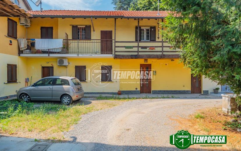 Casa indipendente in Piazza Crocifisso, Inveruno — foto 3 di 5