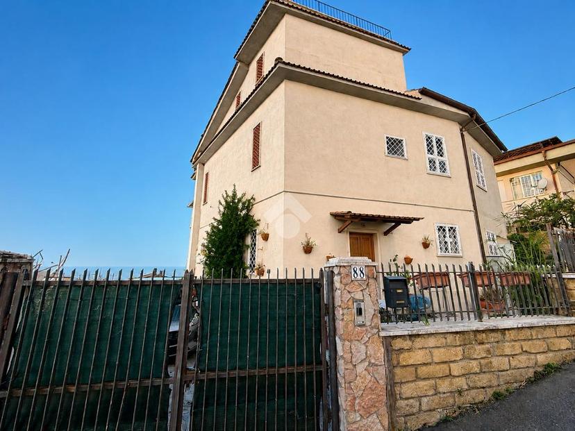 Villa in Via delle Ringhiere 88, Guidonia Montecelio — foto 2 di 5
