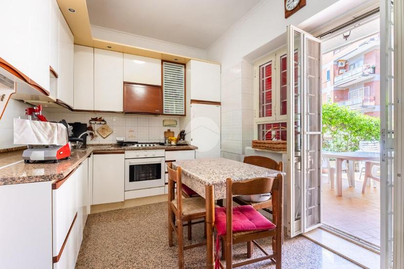 Villa in Via delle Calasanziane 14, Roma