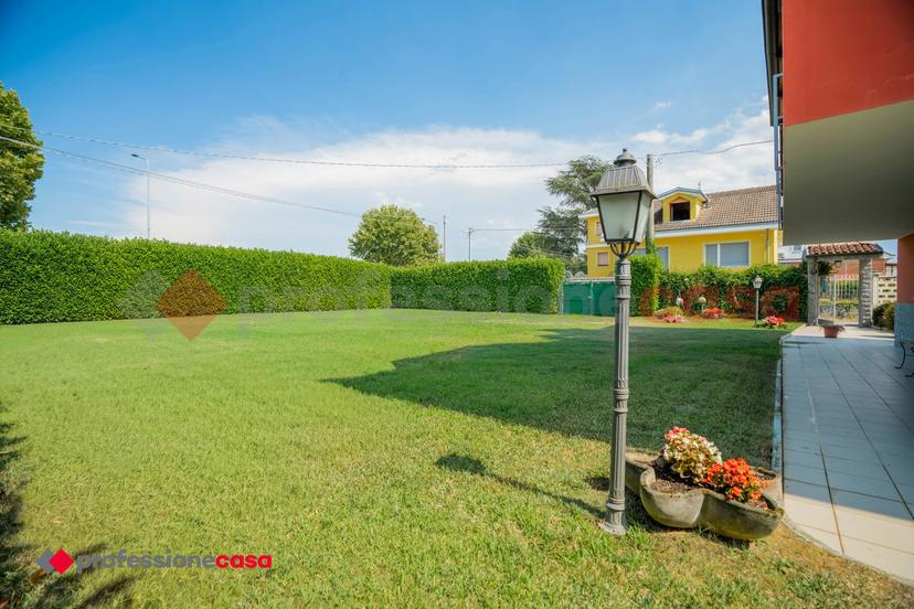 Villa in Via Provinciale , Cumiana