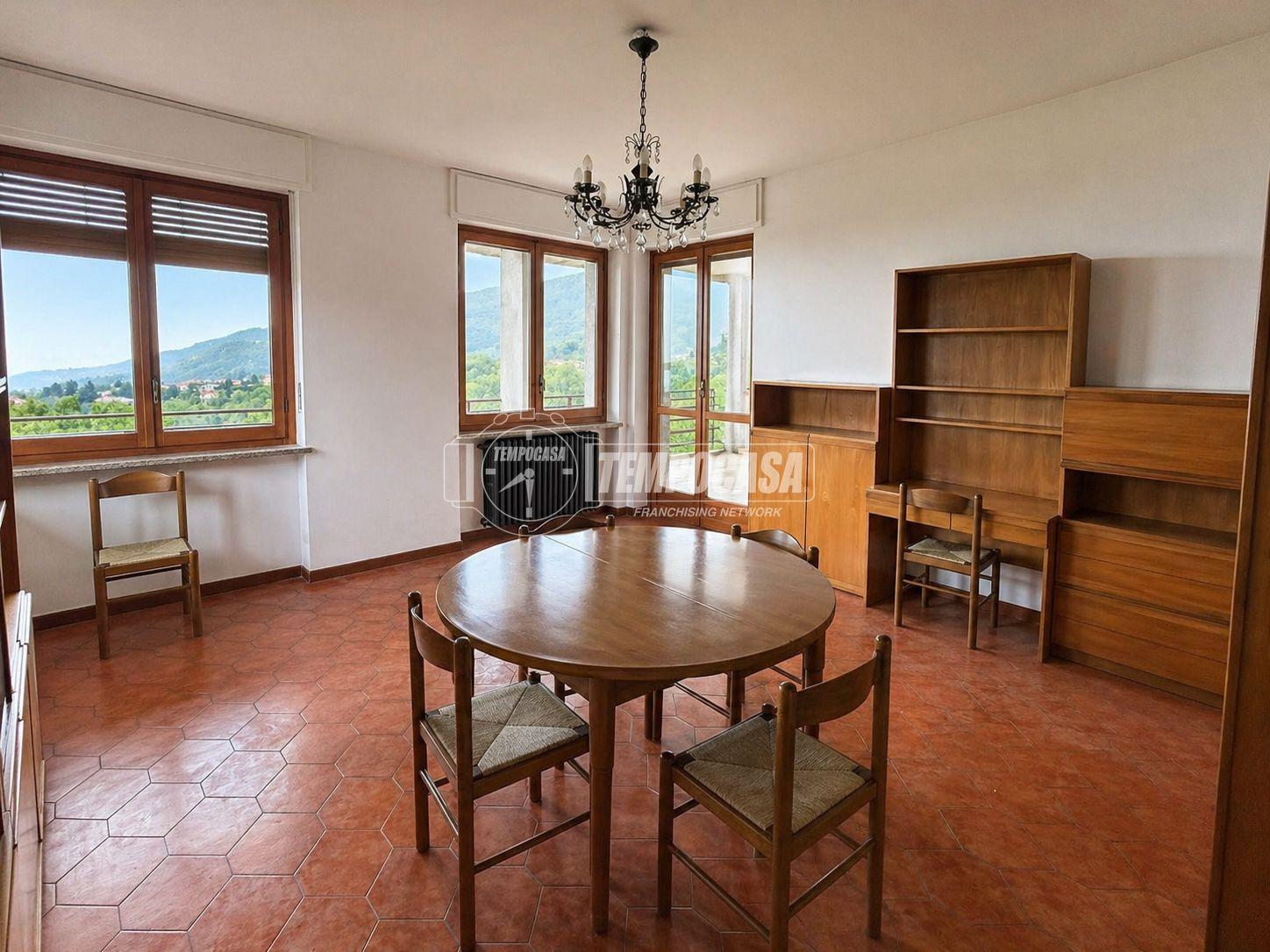 Villa, Forno Canavese