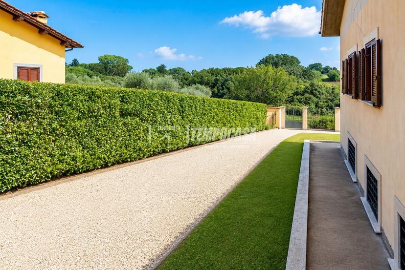 Villa a schiera in Via Alcide De Gasperi , Bracciano — foto 2 di 5