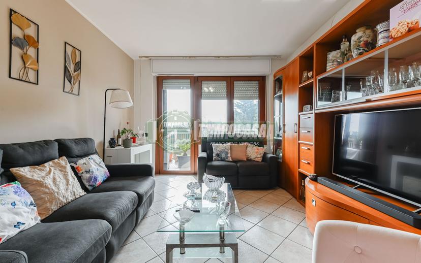 Trilocale in Via Sandro Pertini 3, Vignate