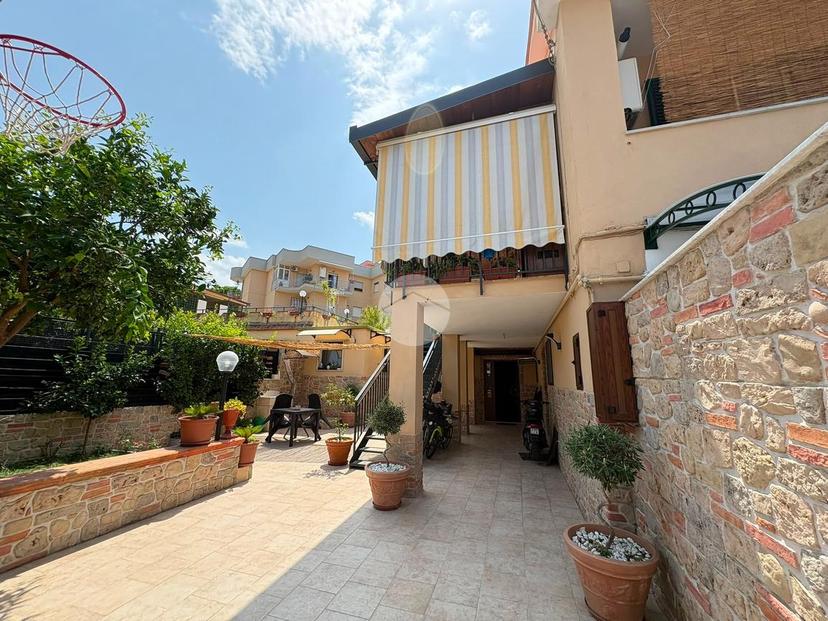 Casa indipendente in Via Giuseppe Cosenza 272, Castellammare di Stabia — foto 5 di 5