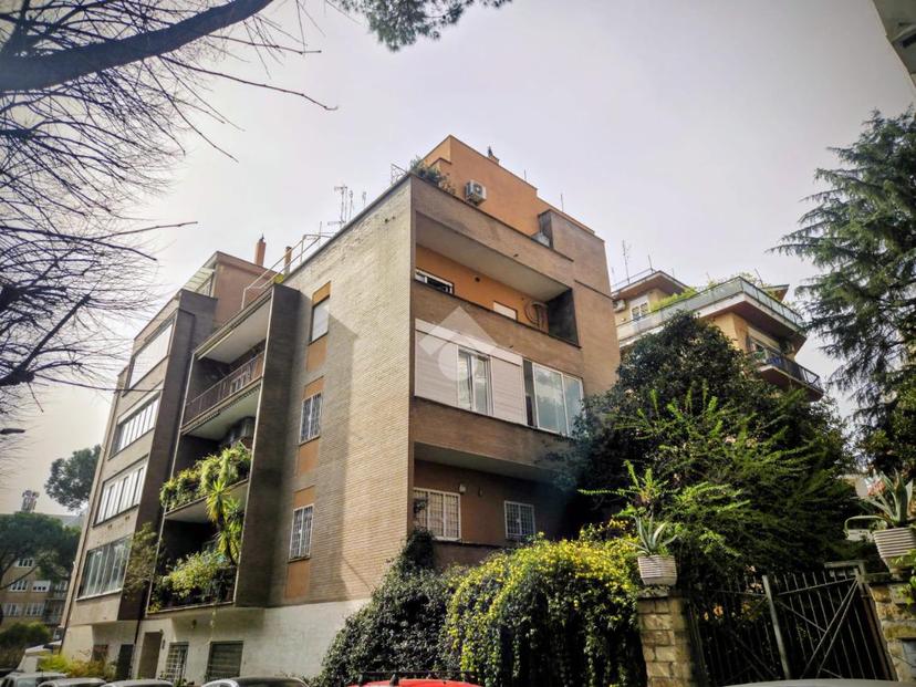 Quadrilocale in Via dei Giuochi Istmici 37, Roma