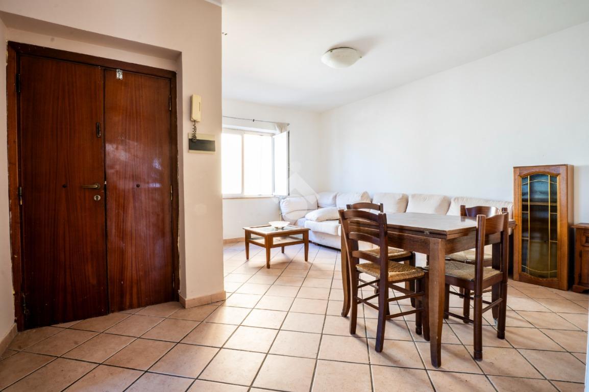 Trilocale in Via Val d' Ossola, Mentana