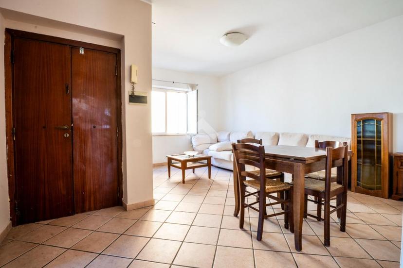 Trilocale in Via Val d' Ossola, Mentana
