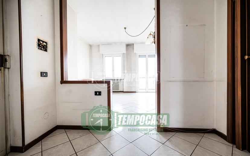 Trilocale in Viale Kennedy 44, Nerviano