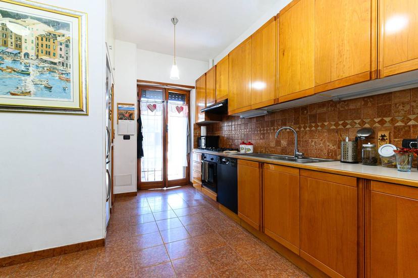 Quadrilocale in Via Val Maira 75, Roma