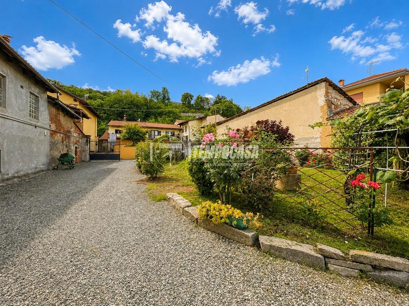 Casa indipendente in Via Cigliano, Maglione — foto 2 di 5