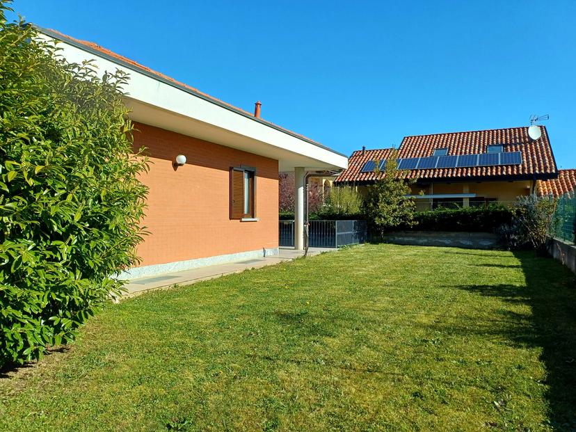 Casa indipendente in Strada San Francesco al Campo 69, San Carlo Canavese