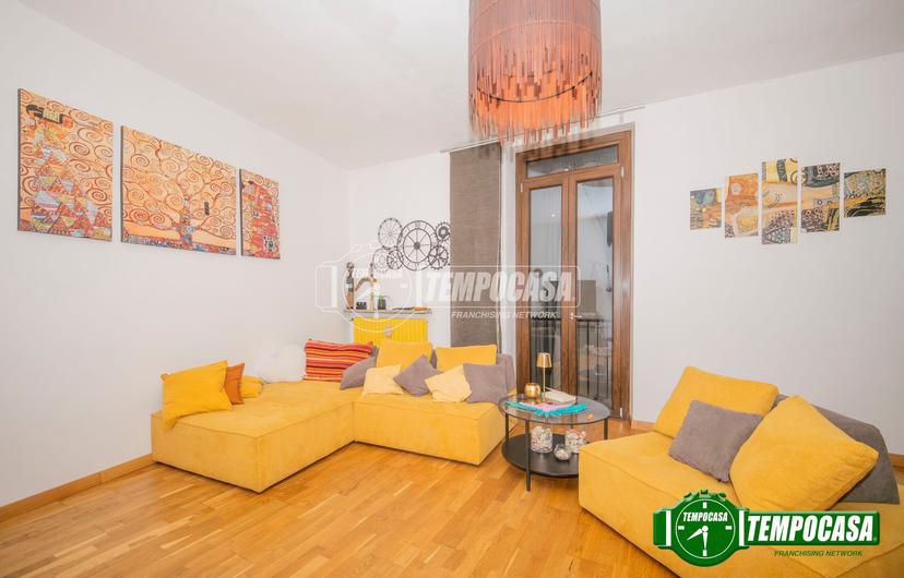 Trilocale in Via Francesco Rismondo, Milano