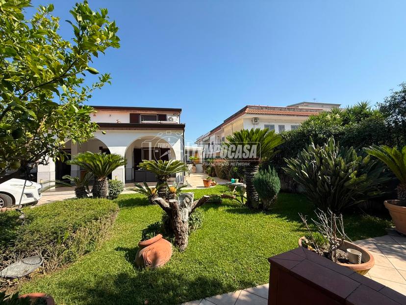 Villa, Giugliano in Campania