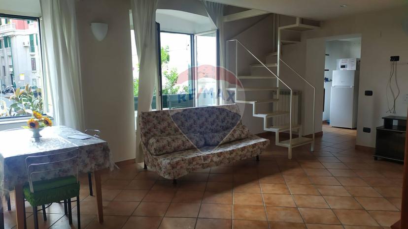 Trilocale in Via Torquato Tasso 169, Napoli