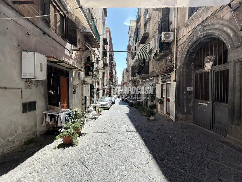 Bilocale in Via San Mattia, Napoli