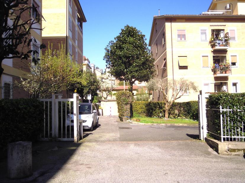 Quadrilocale in Via Concerviano, Roma